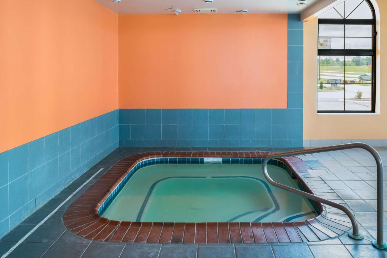 Motel 6-Richmond, In المظهر الخارجي الصورة